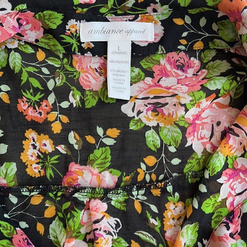 Floral top  - Picture 2 of 2